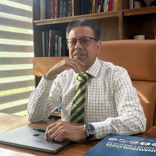 Fotografía de Dr. Enrique Ortiz Jimenez
