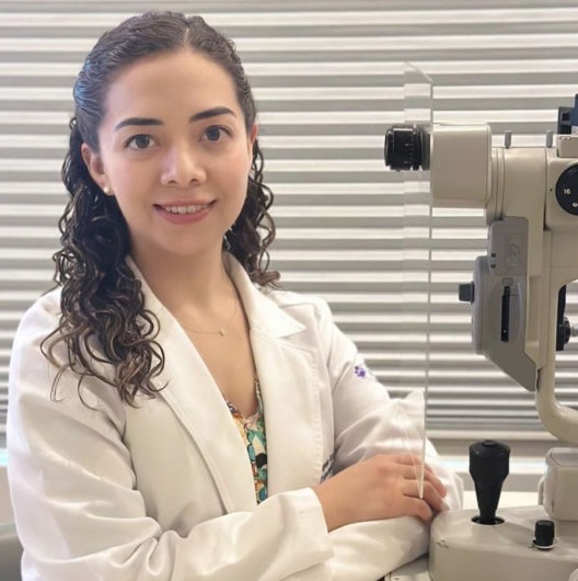 Fotografía de Dra. Maria Eugenia Gonzalez Solis, Oftalmólogo en Monterrey, Nuevo Leon