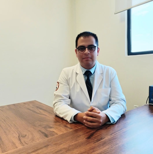 Fotografía de Dr. Cornelio Francisco Cerrato Hilerio, Angiólogo en Leon, Guanajuato