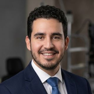 Fotografía de Dr. Carlos David Izquierdo Martínez, Oftalmólogo en Monterrey, Nuevo Leon