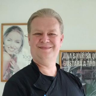 Fotografía de Dr. José Adrián Aguilar Arnaud, Dentista - Odontólogo en Queretaro, Queretaro