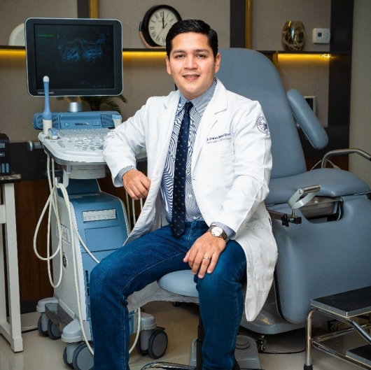 Fotografía de Dr. Armando Alvarez Moreno, Ginecólogo en Merida, Yucatan