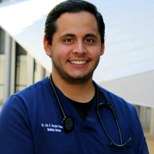 Fotografía de Dr. Luis Alejandro Rosales Renteria, Gastroenterólogo en Metepec, Estado de Mexico