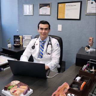 Fotografía de Dr. Arnold Vega Valdés, Gastroenterólogo en Toluca, Estado de Mexico