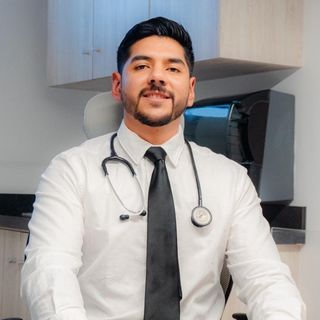 Fotografía de Dr. Rubens De La Vega Mireles, Gastroenterólogo en Miguel Hidalgo, Ciudad de Mexico