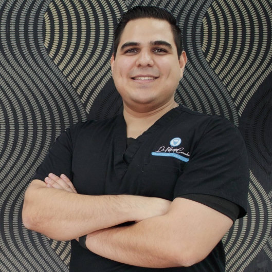 Fotografía de Dr. Jesús Roberto Camacho Badilla, Dentista - Odontólogo en Mexicali, Baja California