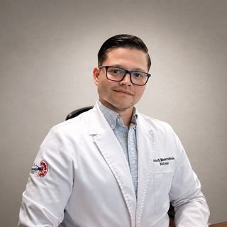 Fotografía de Dr. Víctor Eduardo Monterrubio Morales, Nefrólogo en Monterrey, Nuevo Leon