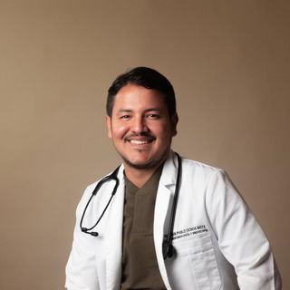 Fotografía de Dr. Juan Pablo Ochoa Maya, Gastroenterólogo en Miguel Hidalgo, Ciudad de Mexico