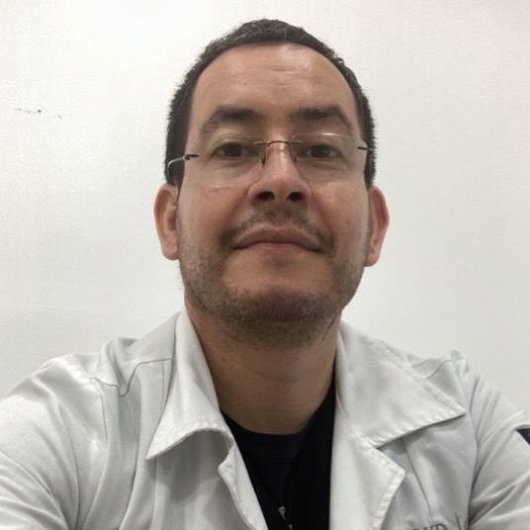 Fotografía de Dr. Fernando Dominguez Bolaños, Urólogo en Ensenada, Baja California