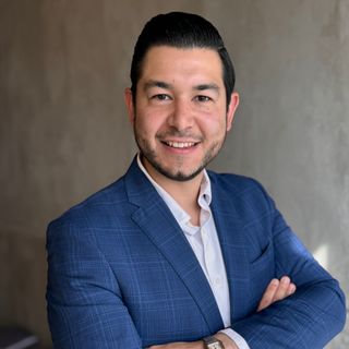Fotografía de Dr. Rodrigo Otero Rodríguez, Cirujano plástico en Tijuana, Baja California