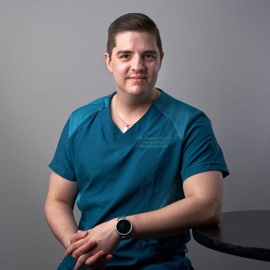 Fotografía de Dr. Gustavo Garza Esparza, Dermatólogo en Monterrey, Nuevo Leon