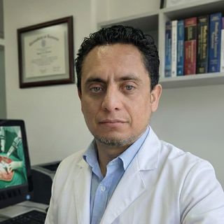 Fotografía de Dr. Carlos Alberto Servin Hernandez, Ginecólogo en Cuauhtémoc, Ciudad de Mexico