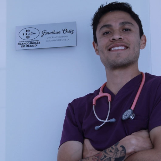 Fotografía de Dr. Jonathan Ortiz Zorraquin, Dentista - Odontólogo en Metepec, Estado de Mexico