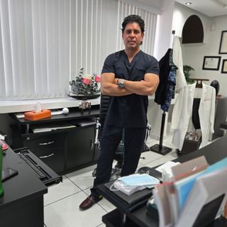 Fotografía de Dr. Raziel Ramos Garcia, Ginecólogo en Uruapan, Michoacan