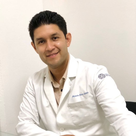 Fotografía de Dr. Alejandro Olvera Lozornio, Urólogo en Solidaridad, Quintana Roo
