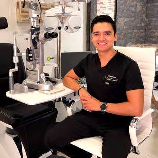 Fotografía de Dr. David Mendoza Adame, Oftalmólogo en Monterrey, Nuevo Leon