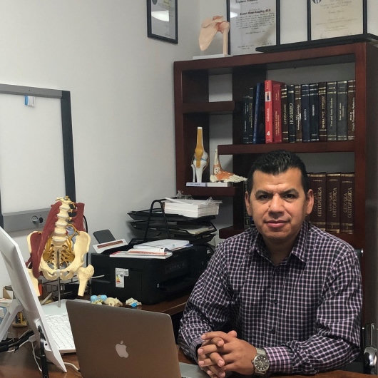 Fotografía de Dr. Leonel Maya Gonzalez, Ortopedista en San Luis Potosi, San Luis Potosi