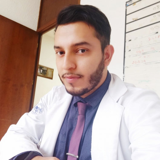 Fotografía de Dr. Jesús Alejandro Reyes Calderón, Oftalmólogo en Uruapan, Michoacan