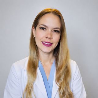 Fotografía de Dra. Valeria De Ajuria, Dentista - Odontólogo en Toluca, Estado de Mexico