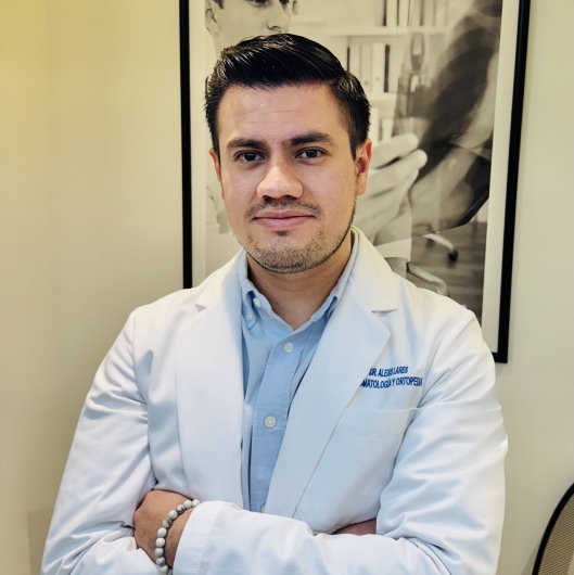 Fotografía de Dr. Cristhian Alexis Lares Leyva, Ortopedista en Miguel Hidalgo, Ciudad de Mexico
