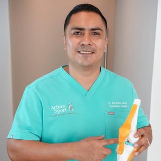 Fotografía de Dr. Alan Montes Garcia, Ortopedista en Morelia, Michoacan
