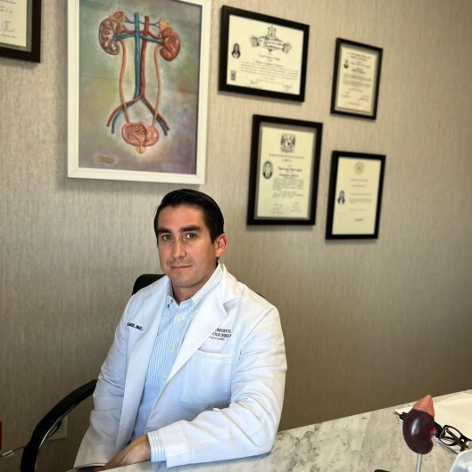Fotografía de Dr. Miguel Angel Alcalá Salgado, Nefrólogo en Saltillo, Coahuila
