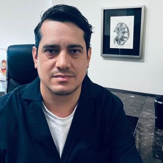Fotografía de Dr. Sergio Urrutia, Urólogo en Monterrey, Nuevo Leon