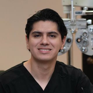 Fotografía de Dr. Juan Gerardo Bustos Cruz, Oftalmólogo en Monterrey, Nuevo Leon