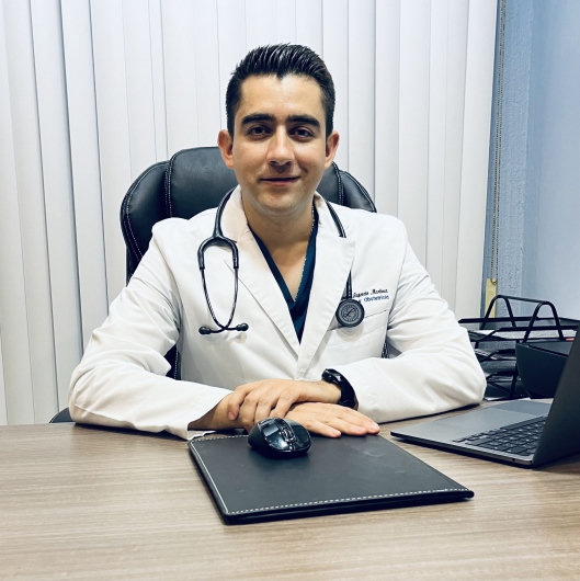 Fotografía de Dr. Álvaro Lupercio Martínez, Ginecólogo en Centro, Tabasco
