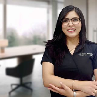 Fotografía de Dra. Brenda Arcos Vera, Cirujano plástico en Tijuana, Baja California
