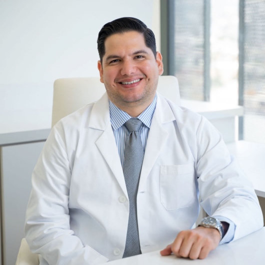 Fotografía de Dr. Erick Peñuelas Castañeda, Ginecólogo en Tijuana, Baja California