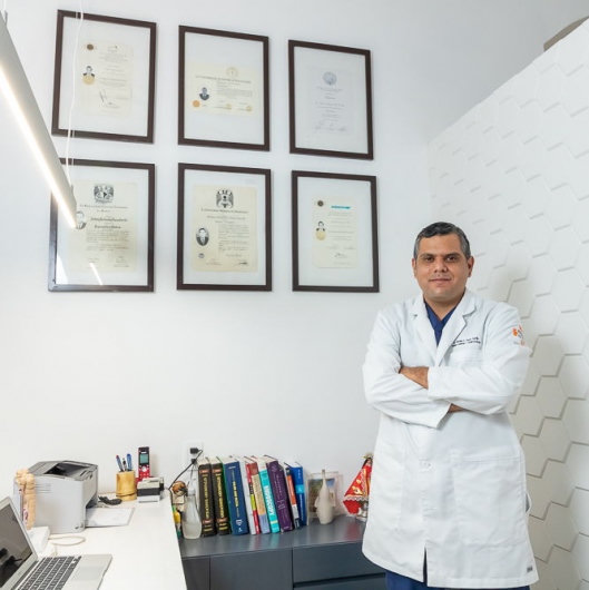 Fotografía de Dr. Antonio Fortunato Flores Carrillo, Cirujano general en Oaxaca de Juarez, Oaxaca