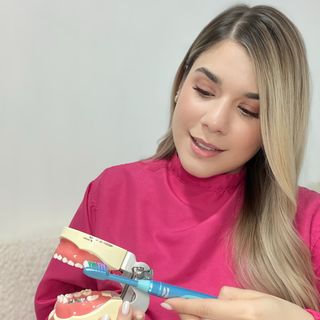 Fotografía de Dra. Xitlalitl Esparza, Dentista - Odontólogo en Culiacán, Sinaloa