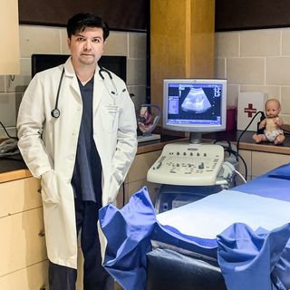 Fotografía de Dr. Freddy Mendoza Hernández, Ginecólogo en Toluca, Estado de Mexico