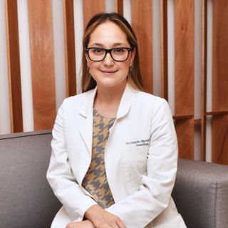 Fotografía de Dra. Alejandra Villarreal Martínez, Dermatólogo en Monterrey, Nuevo Leon