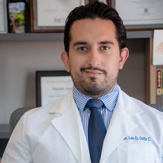 Fotografía de Dr. Leo Daniel Ortiz Calderon, Oftalmólogo en Morelia, Michoacan