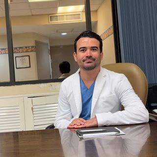Fotografía de Dr. Alejandro Hernández Rodríguez, Pediatra en Tampico, Tamaulipas