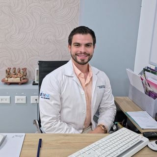 Fotografía de Dr. Carlos Manuel Valencia Marín, Ginecólogo en Ahome, Sinaloa