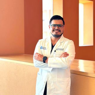 Fotografía de Dr. Luis Eduardo Flores López, Ortopedista en Monterrey, Nuevo Leon