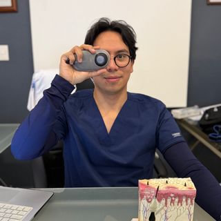 Fotografía de Dr. Gustavo A. Silva Flores, Dermatólogo en Celaya, Guanajuato