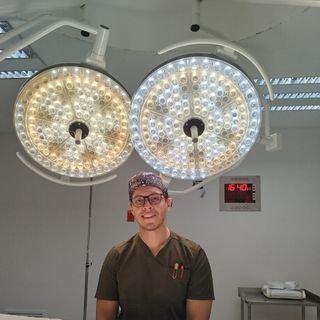 Fotografía de Dr. Ricardo Manrique Maestro, Oftalmólogo en León, Guanajuato