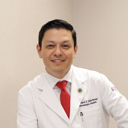 Fotografía de Dr. Ernesto Fabricio Fabela Bernal, Traumatólogo en Monterrey, Nuevo Leon