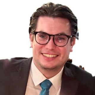 Fotografía de Dr. Eduardo Flores, Médico general en Monterrey, Nuevo Leon