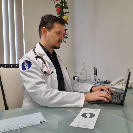 Fotografía de Dr. Daniel Octavio Grageda Portes, Reumatólogo en Monterrey, Nuevo Leon