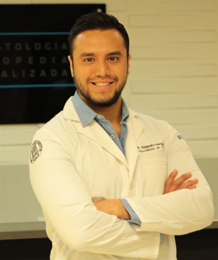 Fotografía de Dr. Alejandro Barragan Morales, Ortopedista en Monterrey, Nuevo Leon