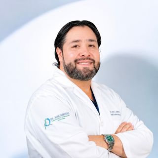 Fotografía de Dr. Juan Eduardo Quintero Badillo, Urólogo en Monterrey, Nuevo Leon