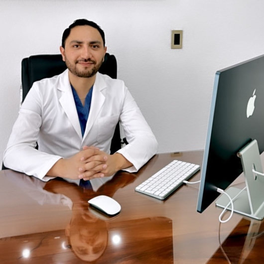 Fotografía de Dr. Edson Acosta Medina, Otorrinolaringólogo en Morelia, Michoacan