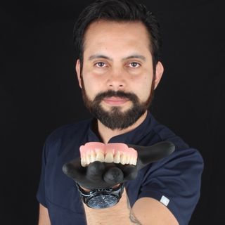Fotografía de Dr. Emmanuel Camacho Gutierrez, Dentista - Odontólogo en Toluca, Estado de Mexico