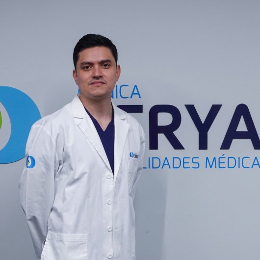 Fotografía de Dr. Nestor Amaury Santillano, Gastroenterólogo en Monterrey, Nuevo Leon