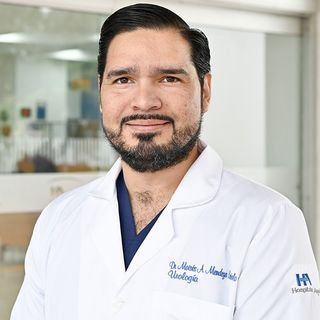 Fotografía de Dr. Moisés Alberto Mendoza Sotelo, Urólogo en Tijuana, Baja California